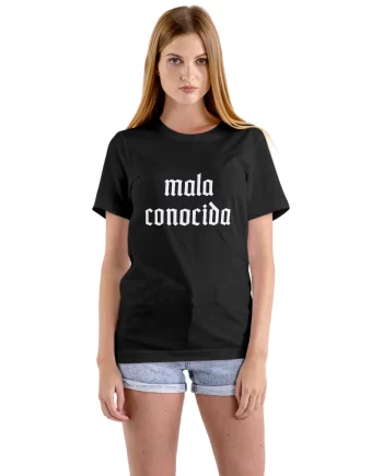camiseta mala conocida mockup