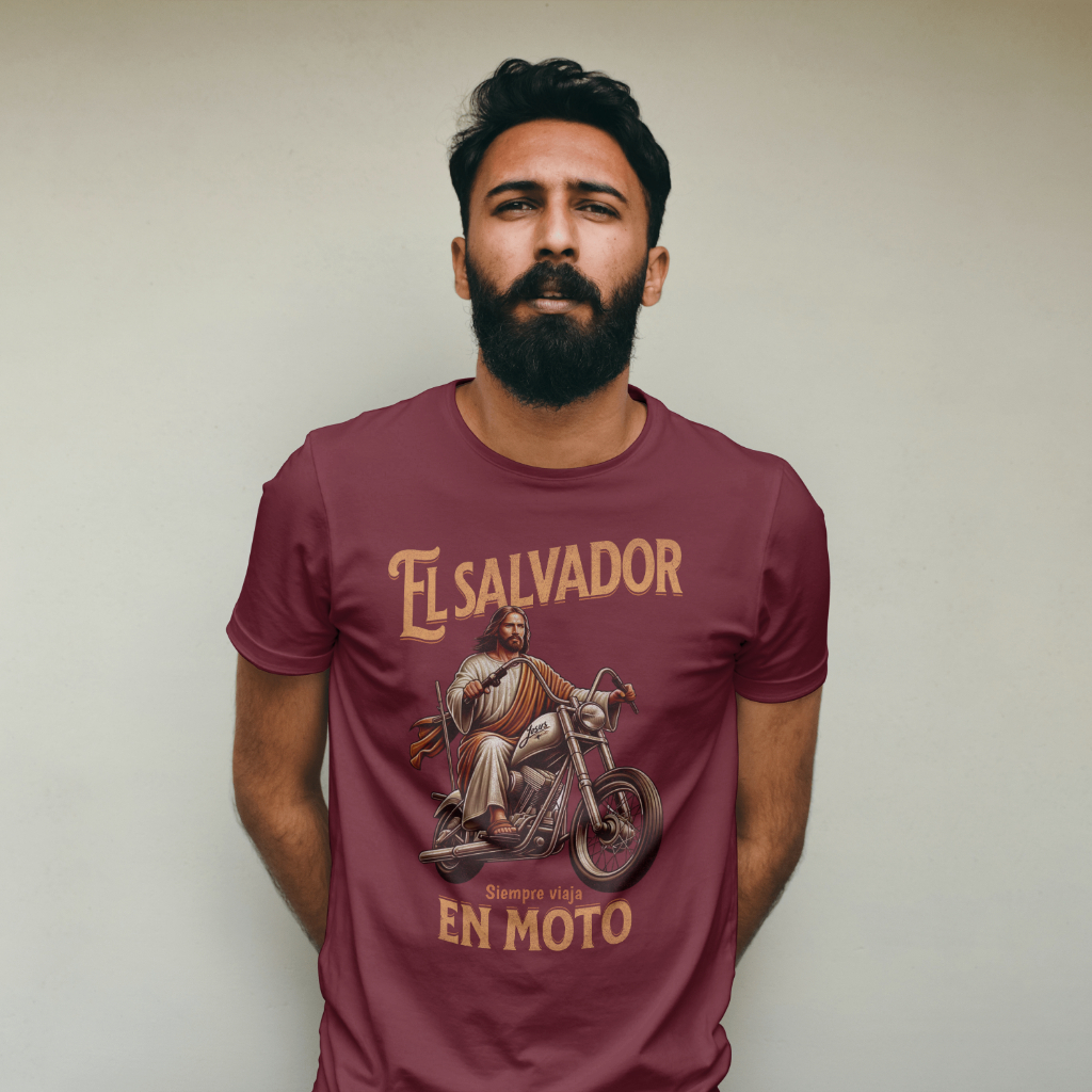 el salvador siempre viaja en moto mockup